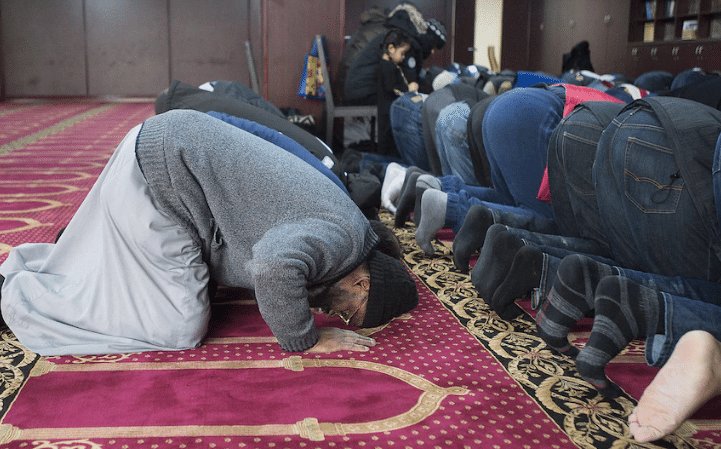 Tamba : en plein ramadan, un muezzin a été arrêté par la police dans la mosquée pour trafic de drogue